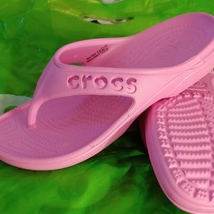 Crocs Baya Flip - Color: Pink/ Size: W6 M4